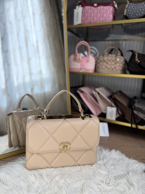 ASVAL DELUXE kapitoneli krem çanta